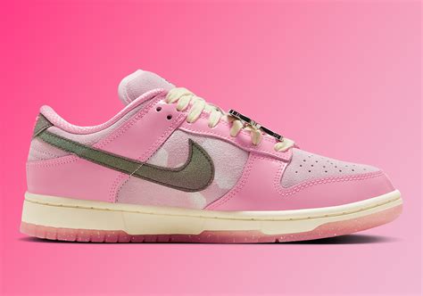 nike dunk low lx barbie